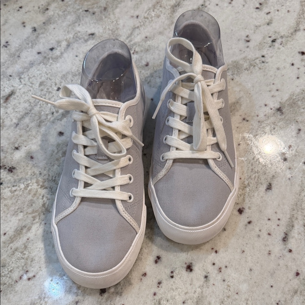 Vionic Oasis Casual Gray Canvas Sneakers-NWOT